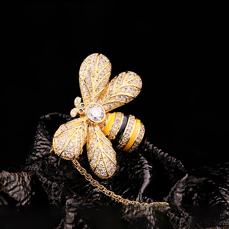 Bee brooch
